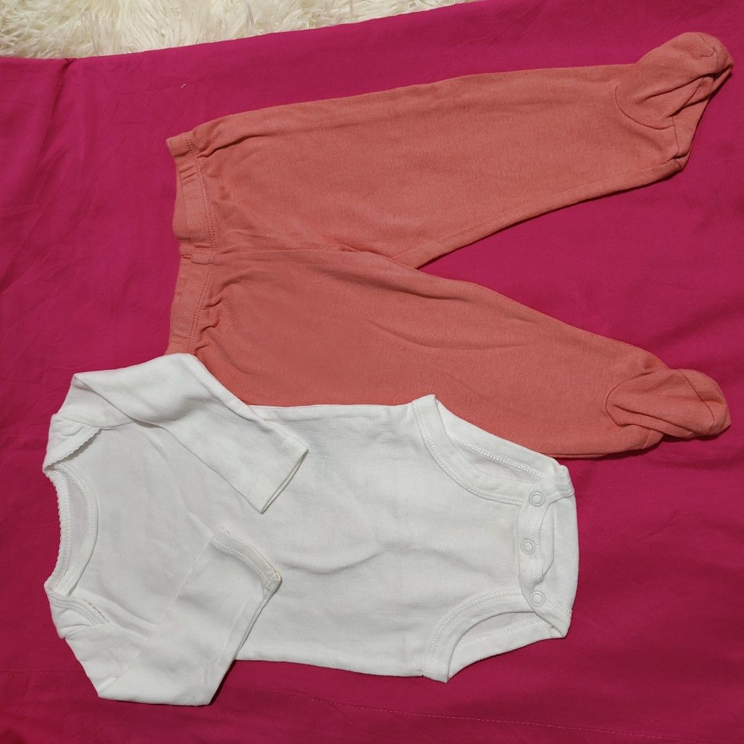 Carter's baby girl set (Category: Babies & Kids Fashion) located in Bacoor. Submitted by sayd17 (Listing ID 1459657084, Image 3). Description: .