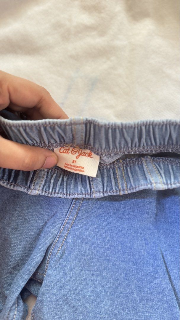Cat & Jack Denim Shorts Size 5T (Category: Babies & Kids Fashion) located in Lucena. Submitted by jaejae___ (Listing ID 1459639152, Image 2). Description: - Cute denim shorts for kids - Easy pull-on elastic waistband - Stylish cuffed hems - Ideal for everyday play - Made in Indonesia.