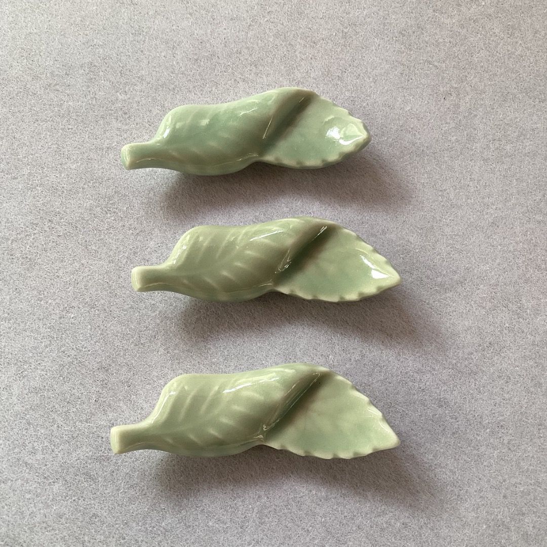 Celadon Leaves Chopsticks Rests (Category: Other Kitchenware & Tableware) located in Davao. Submitted by eclectic1925 (Listing ID 1459655768, Image 1). Description: Php65 each (3 available) Celadon Leaves Chopsticks Rests Please REVIEW PHOTOS We use 100% repurposed packaging materials SF starts at Php70 via Flash Express First to pay.