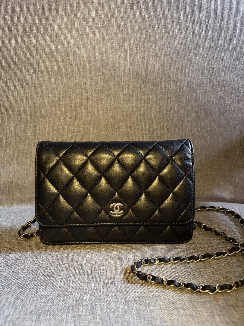 Chanel Black Quilted Lambskin Wallet on Chain (Category: Luxury Bags & Wallets) located in Muntinlupa City. Submitted by mimikyvu (Listing ID 1459542006, Image 1). Description: 🏷️ ₱1,199 (nego ₱1,099) ❦ 7/10 cosmetic condition ❦ classic chanel wallet on chain ❦ black lambskin leather ❦ multiple card slots ‼️ ISSUES: -signs of wear - NOT coded (i think it's a class A replica) 💫 INCLUSIONS: ♡ bag itself 📌 BUY AT YOUR OWN RISK! No refunds & no re