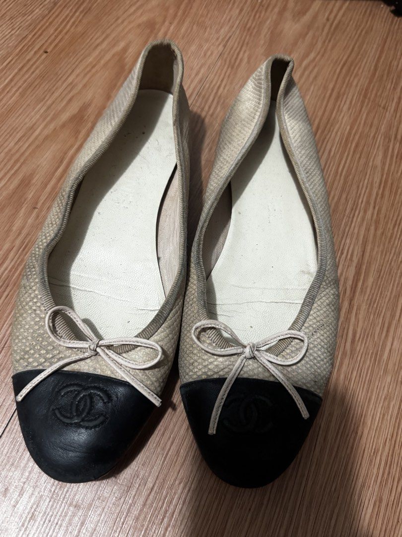 Chanel Cap Toe Ballet Flats Size 38 (Category: Sneakers & Footwear) located in Manila. Submitted by missgrace_collection (Listing ID 1459601068, Image 1). Description: - Classic Chanel ballet flats - Beige woven material with black cap toe - Iconic CC logo embossed on the toe - Small bow detail at the front - Made in Italy - Size 38 - Still a great pair for everyday wear.