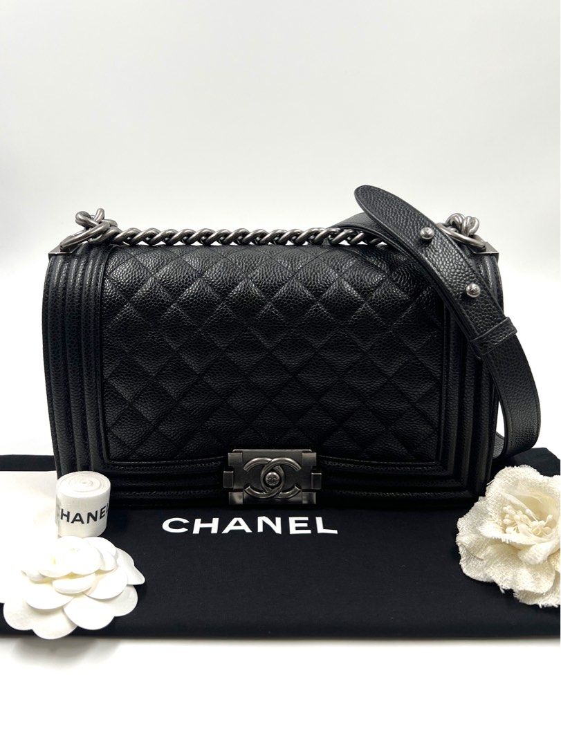 ⚜️Chanel LeBoy Medium bag (Category: Luxury Bags & Wallets) located in Makati City. Submitted by 90sangel (Listing ID 1459518802, Image 3). Description: •Item: Chanel Le Boy bag Classic. Edgy, forever chanel •Size: Medium 🩶🖤 •Condition: Excellent! As New! *Effortlessly Iconic. ✨ Structured, bold, and undeniably chic. 🖤 adds instant attitude to any look—day or night. *Includes store dustbag, cards and paperbag *Box not included from the SALE pr