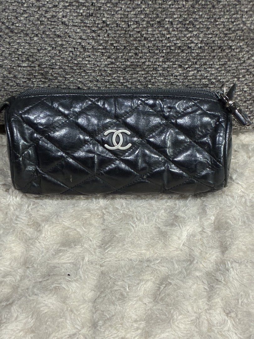 Chanel Quilted Lambskin Barrel pouch (Category: Luxury Bags & Wallets) located in Manila. Submitted by cellymeji060371 (Listing ID 1459548090, Image 1). Description: Please check all the posted photos before making an offer ALL SALES ARE FINAL, NO REFUND.