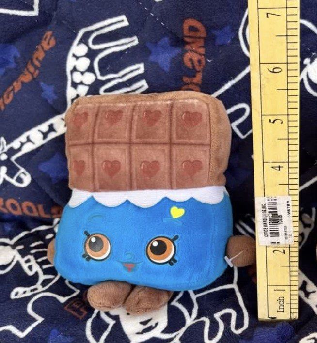 Chocolate bar plush (Category: Plushies & Soft Toys) located in Paranaque City. Submitted by bonsaiart (Listing ID 1459686455, Image 3). Description: Pre owned Good condition 180+sf Payment via GCASH or paymaya No to meetup No to cop / cod Shipping via j&t only.