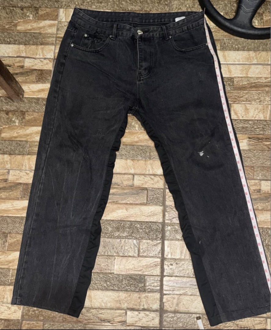 Chrome Hearts Black Plain Jeans Altered (Category: Jeans) located in Manila. Submitted by joshua_23_ (Listing ID 1459596608, Image 2). Description: Chrome Hearts Jeans, 1 patch, 36in waist 39in Length.