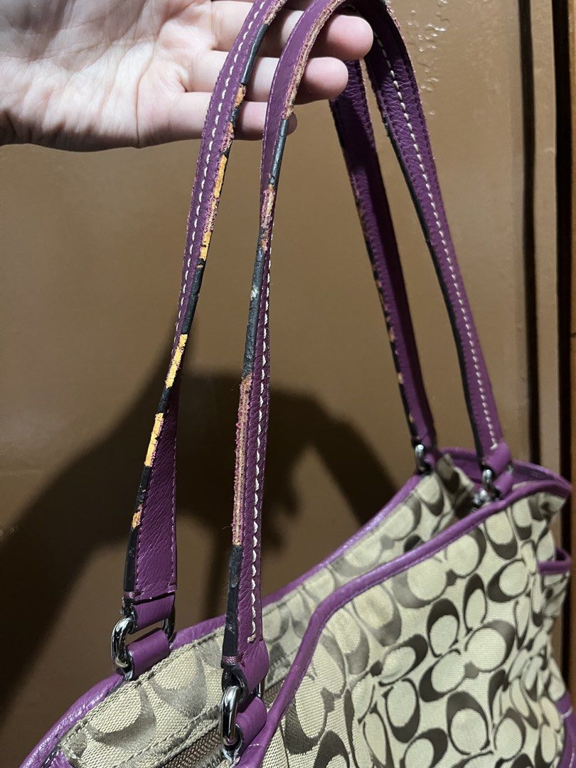 Coach authentic y2k brown and violet shoulder bag (Category: Shoulder Bags) located in Manila. Submitted by love_ashie (Listing ID 1459670165, Image 2). Description: For sale authentic coach bag with flaws but still good for everyday use Ykk zip and see more pics for flaws can do pickup/delivery around manila .