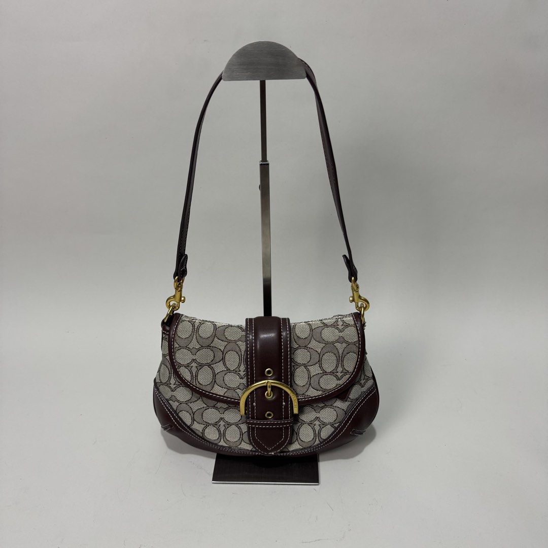 Coach bag (Category: Luxury Bags & Wallets) located in Dagupan City. Submitted by armoirelux (Listing ID 1459687128, Image 1). Description: Authentic Rank A no flaws .