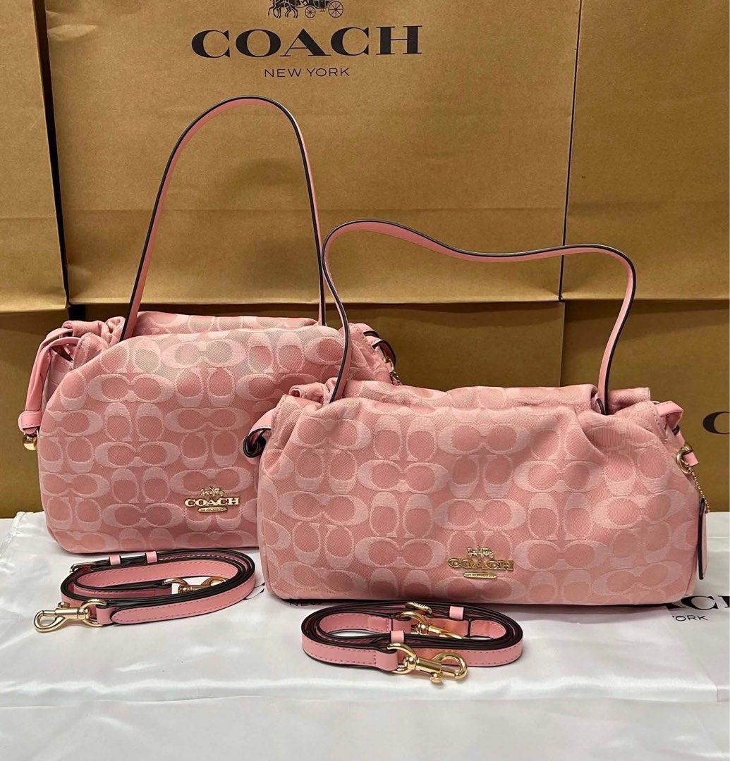 Coach Faye (Category: Cross-body Bags) located in Manila. Submitted by mypshopp (Listing ID 1459541989, Image 1). Description: Complete inclusion ✅ paperbag ✅ dustbag ✅receipt ✅ card 📸 ACTUAL PICTURE POSTED!!.