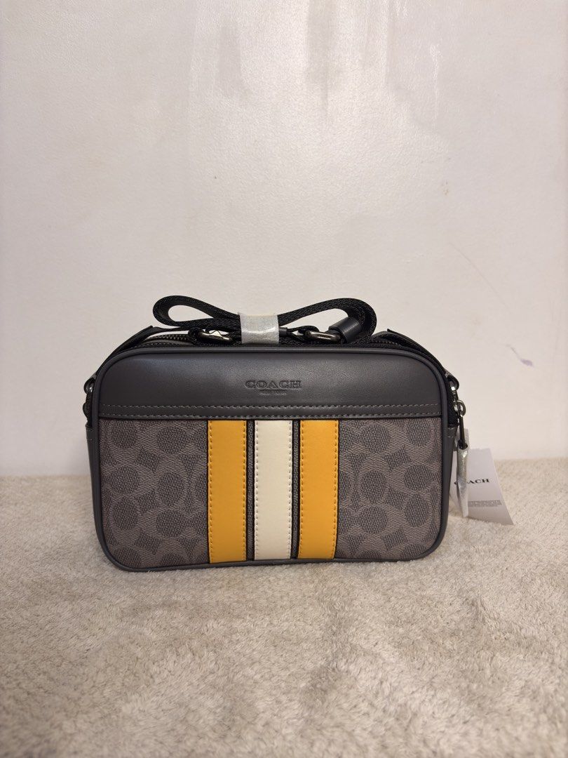 Coach Graham Camera Bag (Category: Sling Bags) located in Manila. Submitted by bags_archived (Listing ID 1459675202, Image 1). Description: .