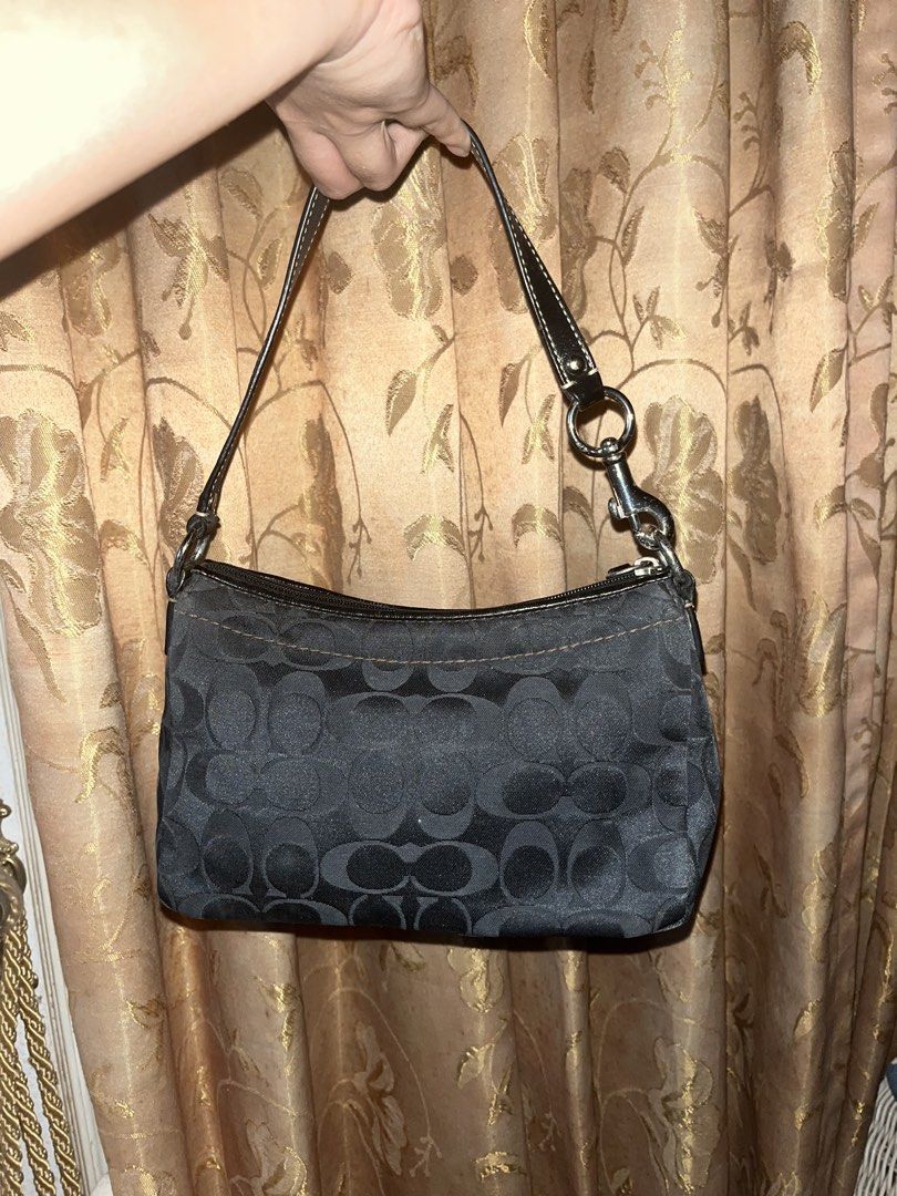 COACH KILI VINTAGE BAG (Category: Shoulder Bags) located in Agoo. Submitted by prettysouls.ph (Listing ID 1459616370, Image 2). Description: .