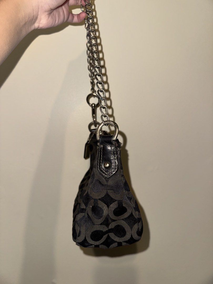 Coach Madison Shoulder Bag (Category: Luxury Bags & Wallets) located in Subic. Submitted by jujucndy (Listing ID 1459572835, Image 3). Description: - bit dirty on the outside & inside but can be cleaned naman - bought from japan - creed is also gone na & the flaws can be seen on the pictures rfs: need money for tuition, price is negotiable but pls not too low. please manage your expectations as this is a preloved bag..