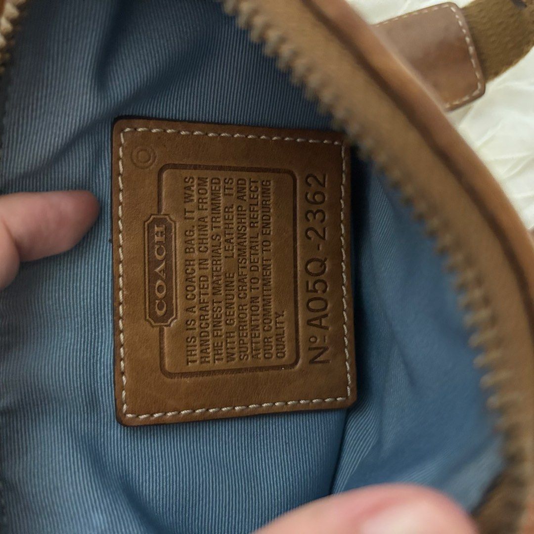 COACH patchwork (Category: Luxury Bags & Wallets) located in Dagupan City. Submitted by sol.bi (Listing ID 1459551742, Image 2). Description: rfs: decluttering and hindi naman nagagamit .