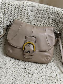 (Category: ) located in . Submitted by vintage_vogue6100 (Listing ID 1459668459, Image 1). Description: .