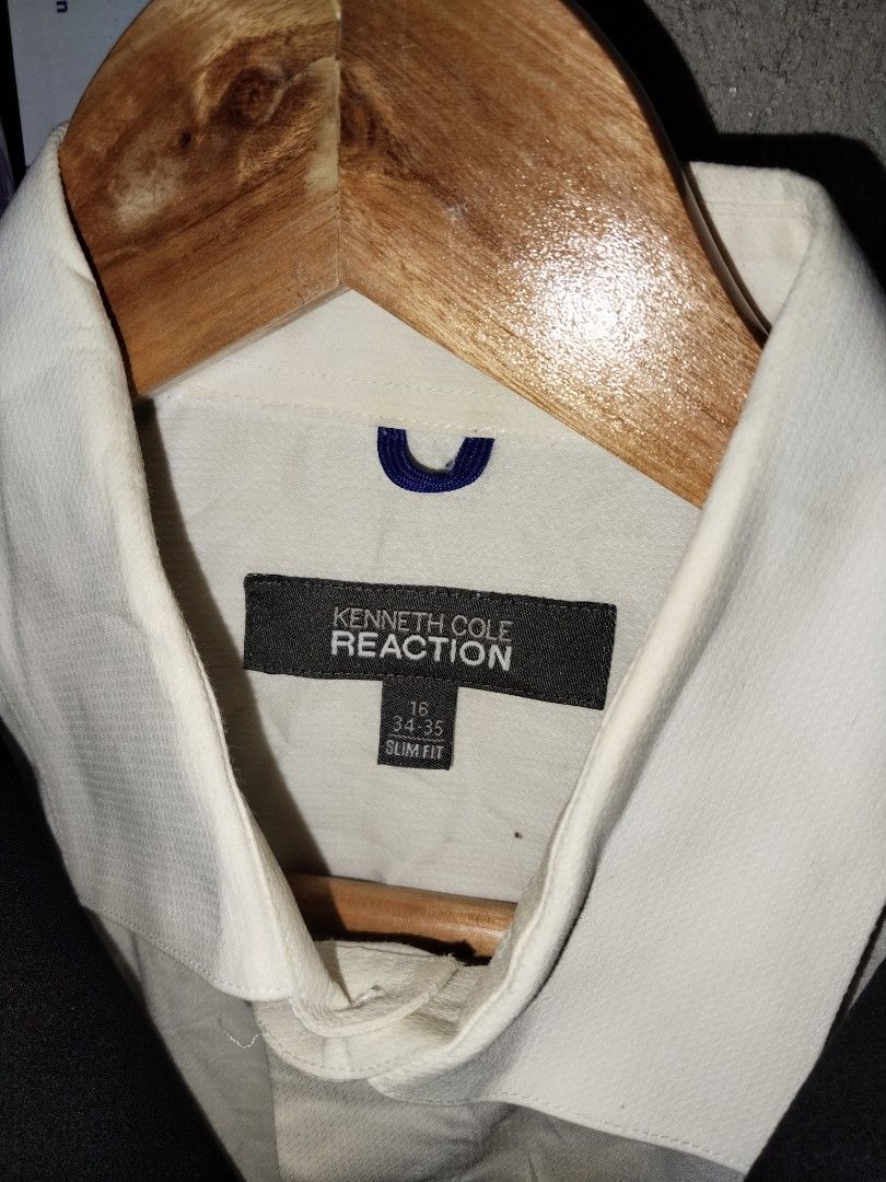 Coat (Category: Coats, Jackets and Outerwear) located in Mabalacat. Submitted by al_amin_thrift (Listing ID 1459574323, Image 3). Description: Double breasted blazer / coat.