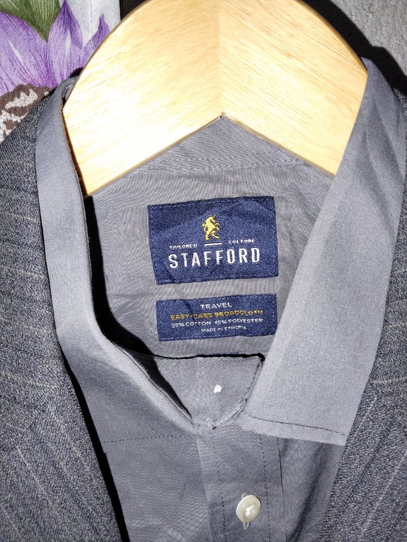 Coat (Category: Coats, Jackets and Outerwear) located in Mabalacat. Submitted by al_amin_thrift (Listing ID 1459614506, Image 3). Description: Gray pinstripe blazer/ coat.