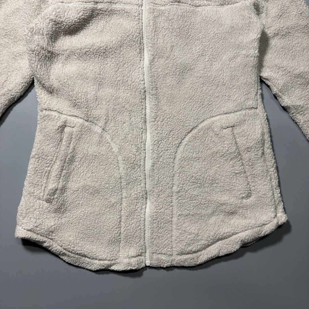 Columbia Fleece Jacket (Category: Coats, Jackets and Outerwear) located in Tayabas. Submitted by tayabaskartell (Listing ID 1459616677, Image 3). Description: .
