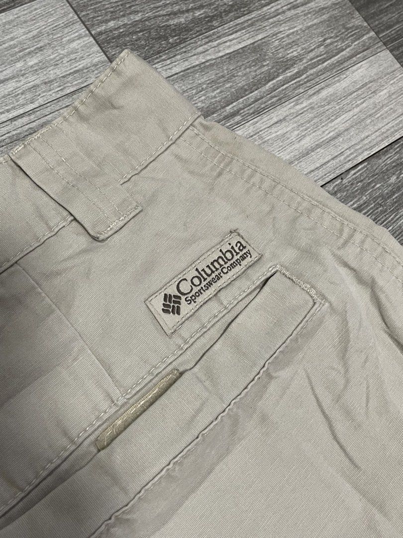 Columbia Short (Category: Shorts) located in Caloocan City. Submitted by thriftkidd2024 (Listing ID 1459659664, Image 2). Description: [ Columbia Cargo Short ] waist: 30 length: 19.5 In excellent condition 9/10 color rate 500hp Free shipping within Nationwide 🇵🇭 Plus Shipping fee in International 🌎 Taguig city, Metro Manila, PH 📍 DM TO PURCHASE 📥📥📥.