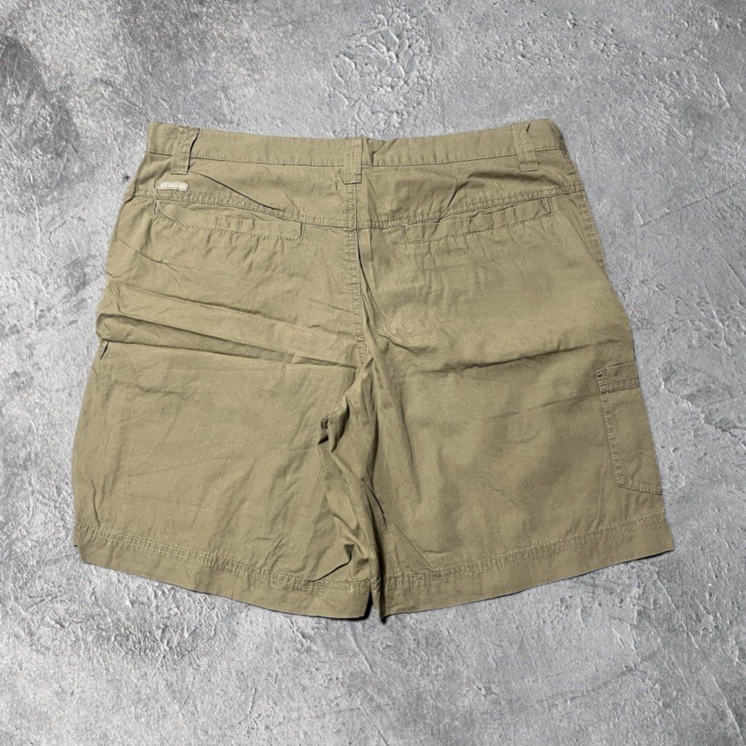 Columbia Shorts - Brown (Category: Shorts) located in Pasig City. Submitted by thrift2mnl (Listing ID 1459614124, Image 2). Description: Columbia Shorts - Brown Waist: 36 Length: 19 Leg O: 14 Hem: 14.