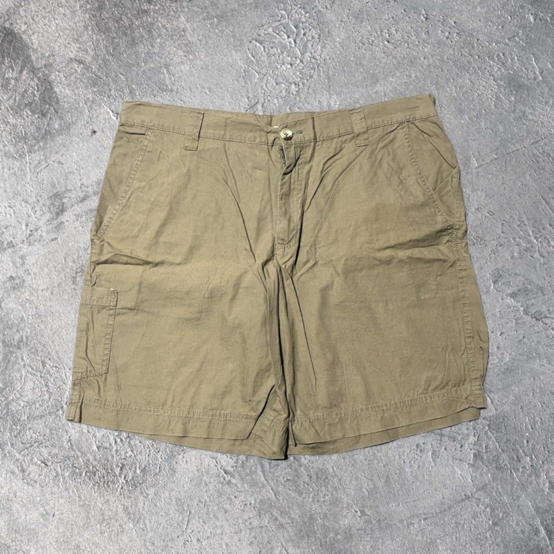 Columbia Shorts - Brown (Category: Shorts) located in Pasig City. Submitted by thrift2mnl (Listing ID 1459614124, Image 1). Description: Columbia Shorts - Brown Waist: 36 Length: 19 Leg O: 14 Hem: 14.
