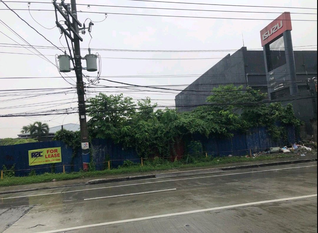 Commercial Property (Category: Commercial) located in Navotas City. Submitted by a2crealty (Listing ID 1459510623, Image 2). Description: Located besides Isuzu Valenzuela. Lot Area - 1650 sqm Ideal for showroom, Fast Food, Restaurant, Gasoline Station Et Al. Open for long term Lease. For Inquiries pls call 09175862288..