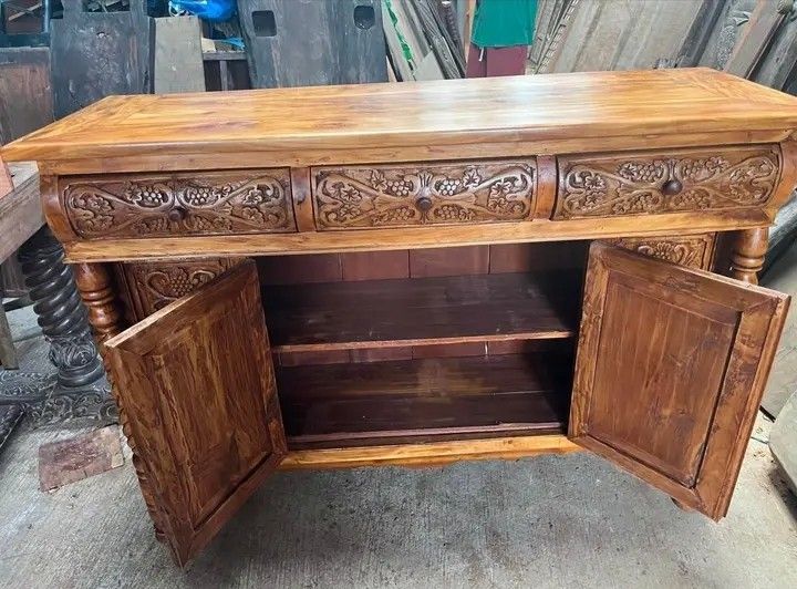 Comoda de Poste molave wood (Category: Shelves, Cabinets & Racks) located in Manila. Submitted by carmelites36250 (Listing ID 1459601820, Image 2). Description: Comoda de Poste vintage ❤ Molave wood solid 45,000.