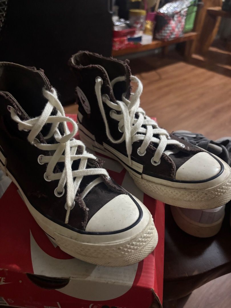 Converse Chuck Taylor All Star High Top Black (Category: Sneakers) located in Caloocan City. Submitted by krizairah20 (Listing ID 1459651508, Image 2). Description: - 100% Authentic Black Converse Chuck Taylor All Star High Tops - Normal signs of use (slightly frayed fabric edges) - Clean, no damage, no other issues - Comes with original box - Perfect for decluttering and funding new purchases!.
