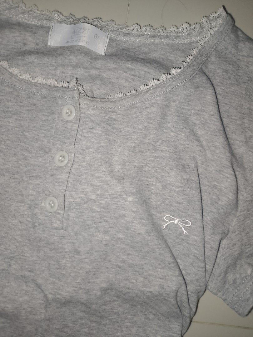 Coquette Gray Top (Category: Shirts) located in Talacogon. Submitted by dumpy_rain (Listing ID 1459656388, Image 2). Description: — XS • S 𝐌𝐈𝐍𝐄 𝐍𝐎𝐖, 𝐏𝐀𝐘 𝐍𝐎𝐖 🎀 — for Responsible Buyer only! 💐 𝙈𝙊𝘿𝙀 𝙊𝙁 𝙋𝘼𝙔𝙈𝙀𝙉𝙏: Gcash 𝜗ৎ All items are washed and sanitized for your convenience 🧺 𝑺𝑯𝑰𝑷𝑷𝑰𝑵𝑮 & 𝑫𝑬𝑳𝑰𝑽𝑬𝑹𝒀 ♡ Regular J&T express ──── 𝜗ৎ ──── 𝜗ৎ ──── 𝜗ৎ Note: Any noticeable flaws will be indicated, but minor flaw