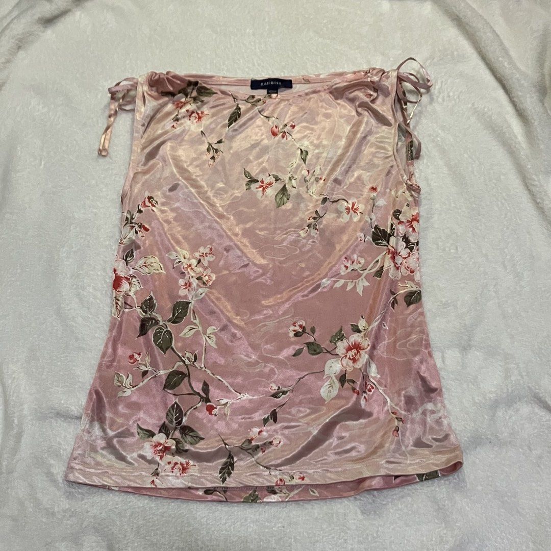 Coquette tops, jerseys, plain tops (Category: Others Tops) located in Malolos. Submitted by jadeybean_17 (Listing ID 1459569000, Image 2). Description: pm for more deets lmk which one u like! help me declutter pls 150 each!.