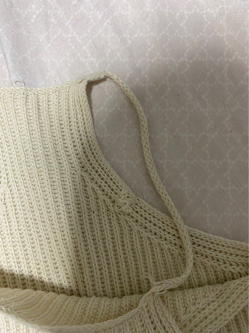 Cream Knit Cropped Tank Top (Category: Sleeveless) located in Quezon City. Submitted by jmxyz (Listing ID 1459619962, Image 3). Description: - Thin straps - Best fits size Small to Medium ‼️ moving out sale.