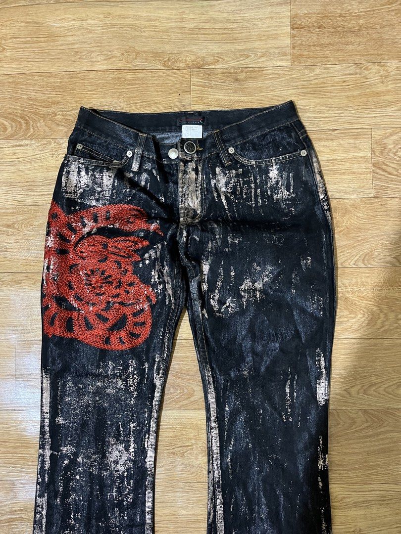 Custo Design Jeans (Category: Jeans) located in Zamboanga. Submitted by alterramz08 (Listing ID 1459621867, Image 3). Description: Custo design jeans Size 27 on tag Actual size on tape measure Waistline 29 Length 35 Thigh 11 Leg Opening 9 Excellent Condition Price : 1,000 Pesos !!.