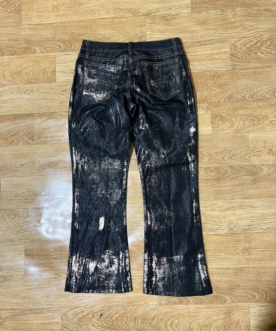 Custo Design Jeans (Category: Jeans) located in Zamboanga. Submitted by alterramz08 (Listing ID 1459621867, Image 2). Description: Custo design jeans Size 27 on tag Actual size on tape measure Waistline 29 Length 35 Thigh 11 Leg Opening 9 Excellent Condition Price : 1,000 Pesos !!.