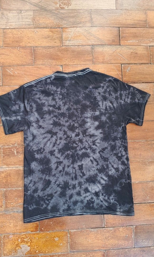 Cut tag gorillaz tee (Category: Tshirts & Polo Shirts ) located in Alaminos. Submitted by markacopio (Listing ID 1459560280, Image 3). Description: cut tag gorillaz tee dimes included in the picture.