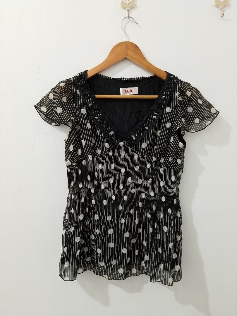 Dark coquette polca blouse (Category: Blouses) located in Cotabato. Submitted by winonasallure (Listing ID 1459640929, Image 1). Description: size: small-semi med BIDDING! (Sept6/4pm) Mine:280 steal:300 lock:350.