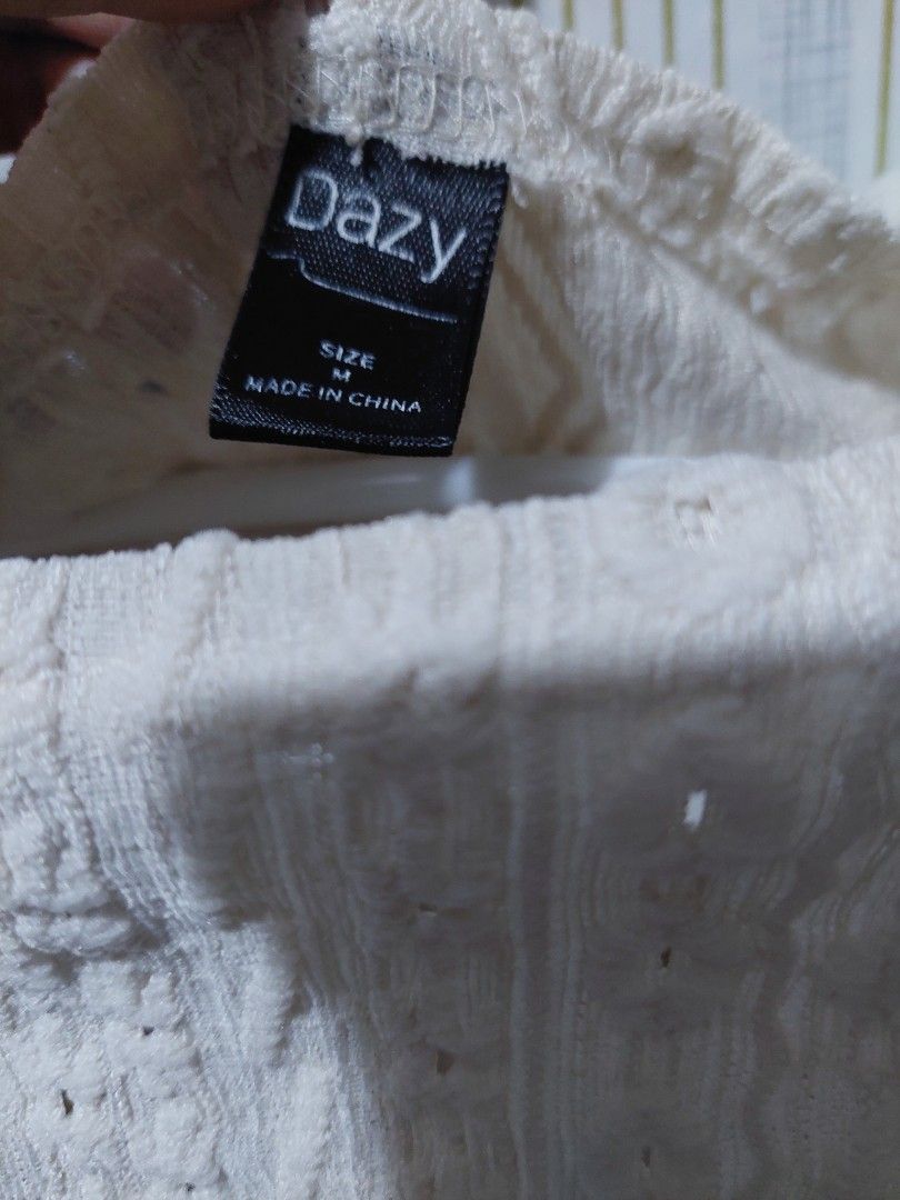 DAZY Off Shoulder Halter Crop Top Beige (Category: Blouses) located in Tarlac. Submitted by prelovedtarlac22 (Listing ID 1459638423, Image 2). Description: DAZY Off Shoulder Halter Crop Top Beige Size Small to Medium RFS: Decluttering my closet ❤️ 📍Tarlac based - No COD (Payment First) to avoid being scammed - Shipping fee will be shouldered by the buyer - Once the payment has been received, we will ship the item immediately - Courier: J&T Expre