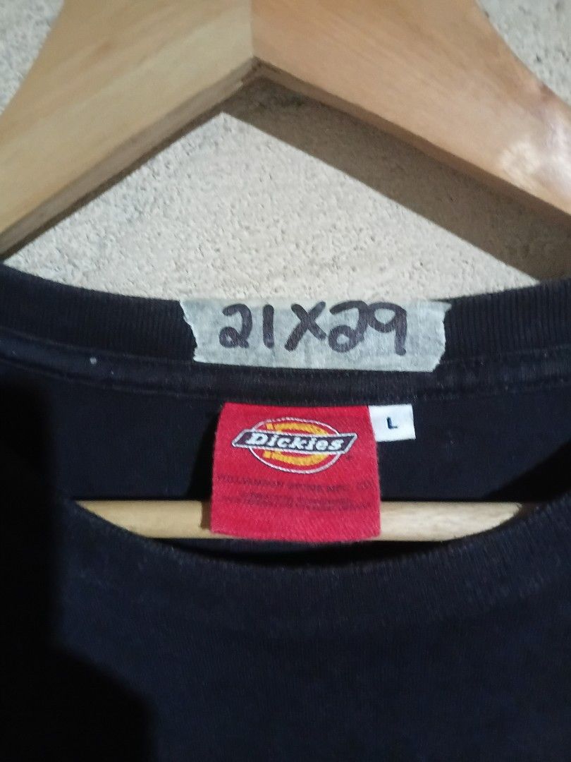 Dickies (Category: Activewear) located in Manila. Submitted by lando271117 (Listing ID 1459624004, Image 3). Description: datails on picture.