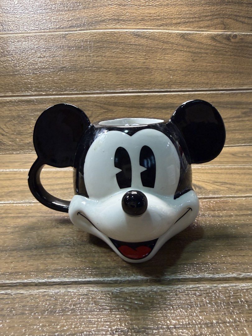 disney mickey mouse black & white mug (Category: Coffee & Tea Tableware) located in Quezon City. Submitted by fashionifywardrobe8899 (Listing ID 1459648713, Image 1). Description: .