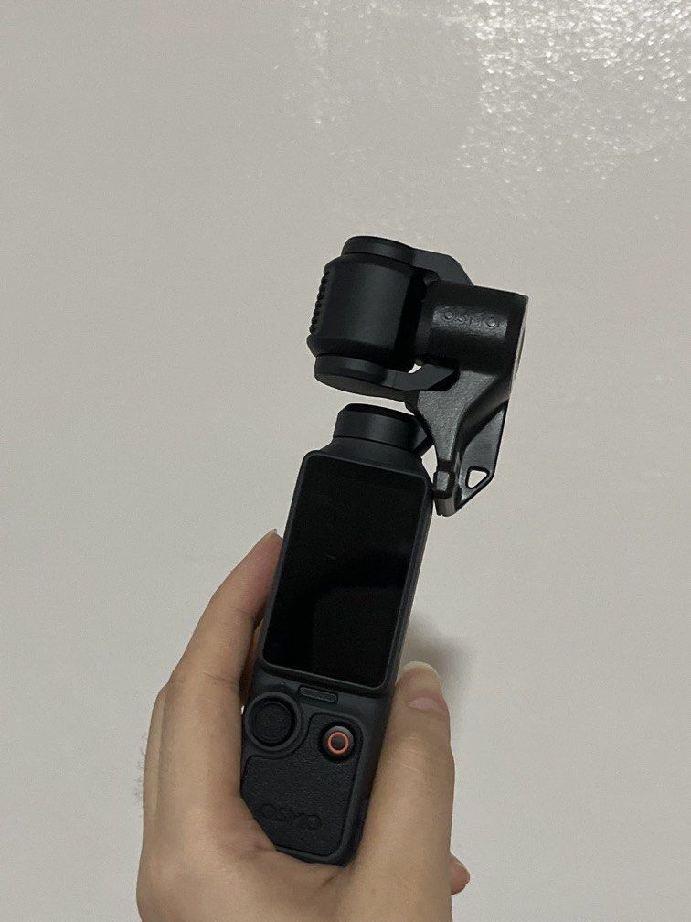 Dji Pocket4 brand new (Category: Cameras) located in Pasay City. Submitted by missdior078 (Listing ID 1459584210, Image 2). Description: brand new form one ayala makati Dji store include -box -warranty 1year (unitl 7,2027) -charger -extension -Dji bag for pocket 4 .