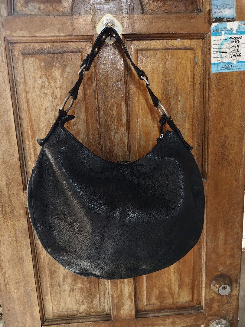 Dolce & Gabbana Shoulder Bag (Category: Luxury Bags & Wallets) located in Iloilo. Submitted by branded-boy0422_16 (Listing ID 1459494030, Image 3). Description: Excellent to as new No issue leather all details posted.