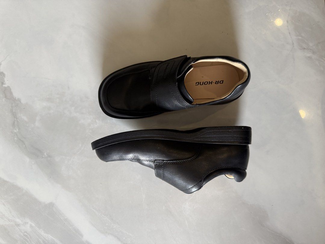 Dr. Kong Black Leather Velcro Shoes (Category: Kids Wardrobes & Storage) located in Santa Rosa. Submitted by elainne_evrbloom (Listing ID 1459523366, Image 2). Description: - Brand: Dr. Kong - Material: Black Leather - Closure: Velcro straps for easy adjustment - Comfort: Comfortable and practical for everyday wear - Use: Good for walking or casual outings - Condition: Please check photos for details.
