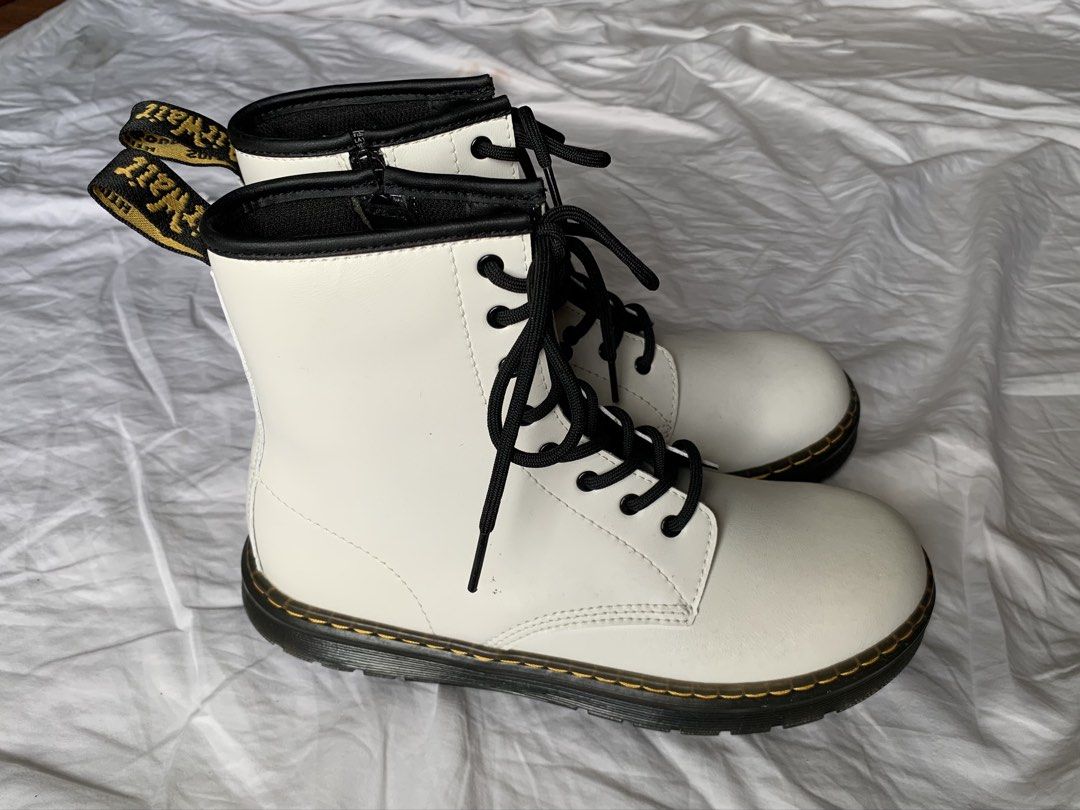 Dr. Martens 1460 Smooth Leather Lace Up Combat Boots (Category: Boots) located in Taguig. Submitted by prelovedbynette (Listing ID 1459610934, Image 3). Description: From the US No box Brand new Size is UK 5 (Fits 7-7.5 Women’s) Negotiable.