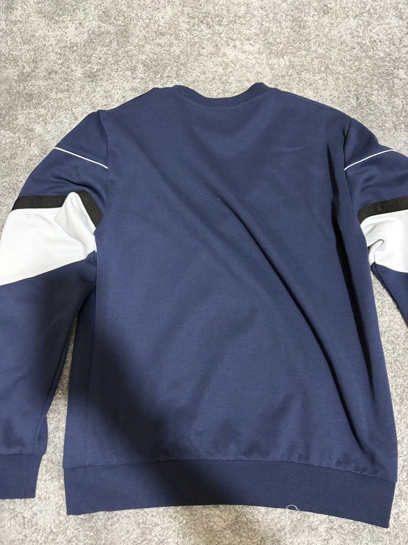 EA7 Sweater (Category: Activewear) located in Paranaque City. Submitted by jaietyrone04915 (Listing ID 1459646133, Image 2). Description: .