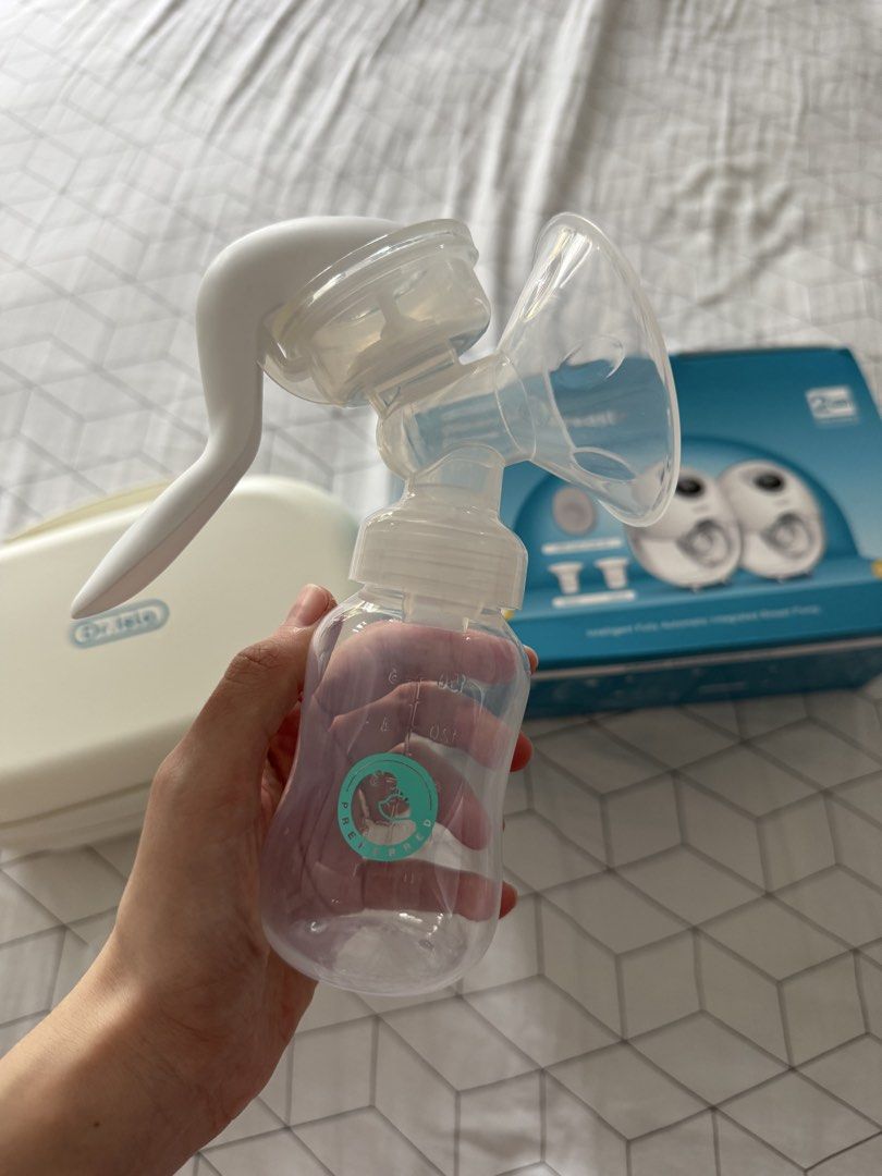 Eb 50 dr isla pump with free hakaa and manual pump (Category: Breastfeeding & Bottle Feeding) located in Quezon City. Submitted by byzeya (Listing ID 1459548449, Image 3). Description: Bought last june Inclusion Free dr isla manual pump Free hakaa Isla EB50 Wearable Electric Breast Pumps - Includes storage cases and charging cables - Each pump features 4 optional modes - 36 levels of suction adjustment - Comes with dust covers - Includes 19mm and