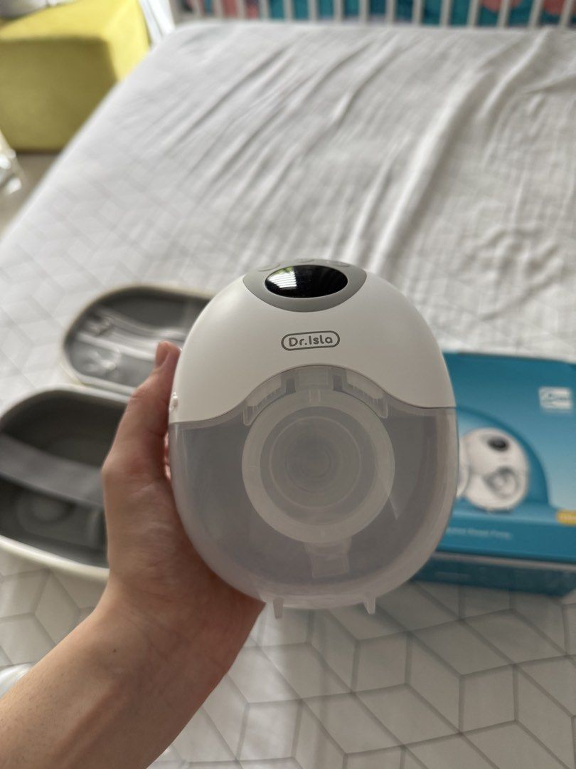 Eb 50 dr isla pump with free hakaa and manual pump (Category: Breastfeeding & Bottle Feeding) located in Quezon City. Submitted by byzeya (Listing ID 1459548449, Image 1). Description: Bought last june Inclusion Free dr isla manual pump Free hakaa Isla EB50 Wearable Electric Breast Pumps - Includes storage cases and charging cables - Each pump features 4 optional modes - 36 levels of suction adjustment - Comes with dust covers - Includes 19mm and