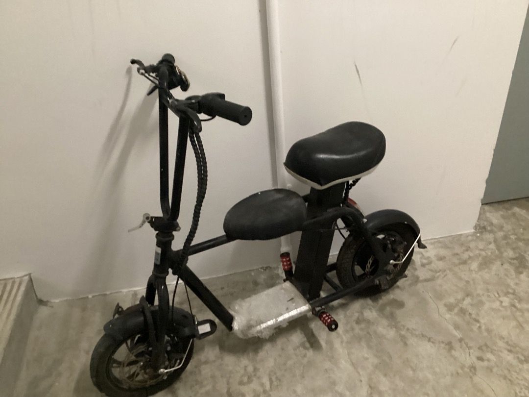 ebike setup (Category: E-Scooters & E-Bikes) located in Singapore. Submitted by oem_nami (Listing ID 1459596805, Image 1). Description: wtt/wts cb price offer up.
