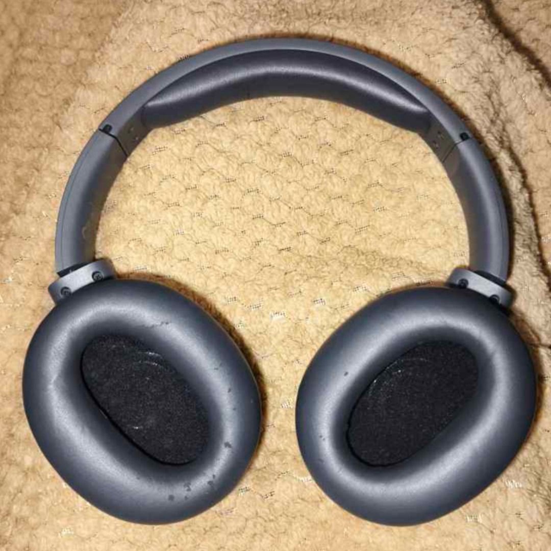 Edifier W820NB Wireless Headphones (Grey) (Category: Headphones & Headsets) located in Caloocan City. Submitted by eksheeyy (Listing ID 1459493224, Image 2). Description: Edifier W820NB Wireless Headphones Bought this for ₱2,049, selling for ₱1,280. Rarely used, still working properly. Selling because I rarely use it anymore, nakatambak lang siya. Condition: • Fully functional/tested • Bluetooth working • USB Type-C charging port — charging cable