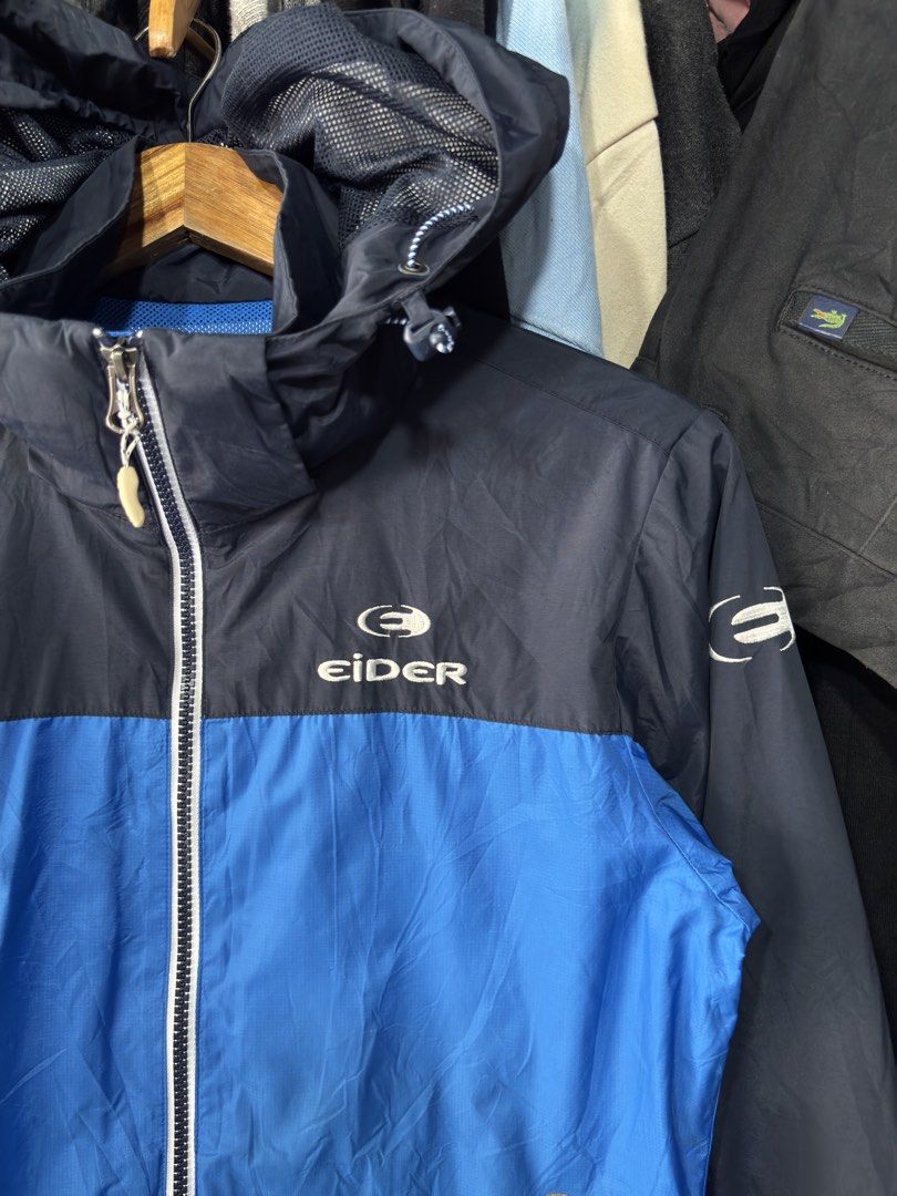 Eider Windbreaker (Category: Coats, Jackets and Outerwear) located in General Santos City (Dadiangas). Submitted by rags2reviveph (Listing ID 1459606626, Image 3). Description: Eider Detachable Hood XS width 19 | length 24 As new.