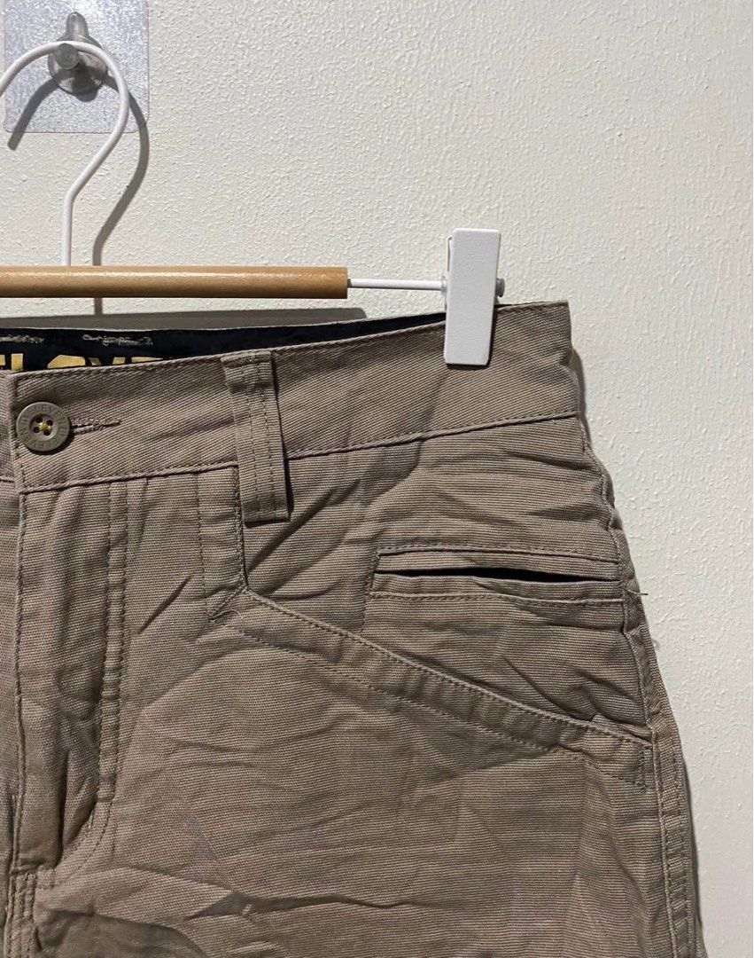 Eleven Workwear Cargo Shorts Khaki (Category: Shorts) located in San Carlos City. Submitted by roseee_012 (Listing ID 1459625113, Image 3). Description: Eleven Workwear Women’s Short Size 30 on tag Length 14 Leg Hole 11 Excellent Condition Dm 📩.