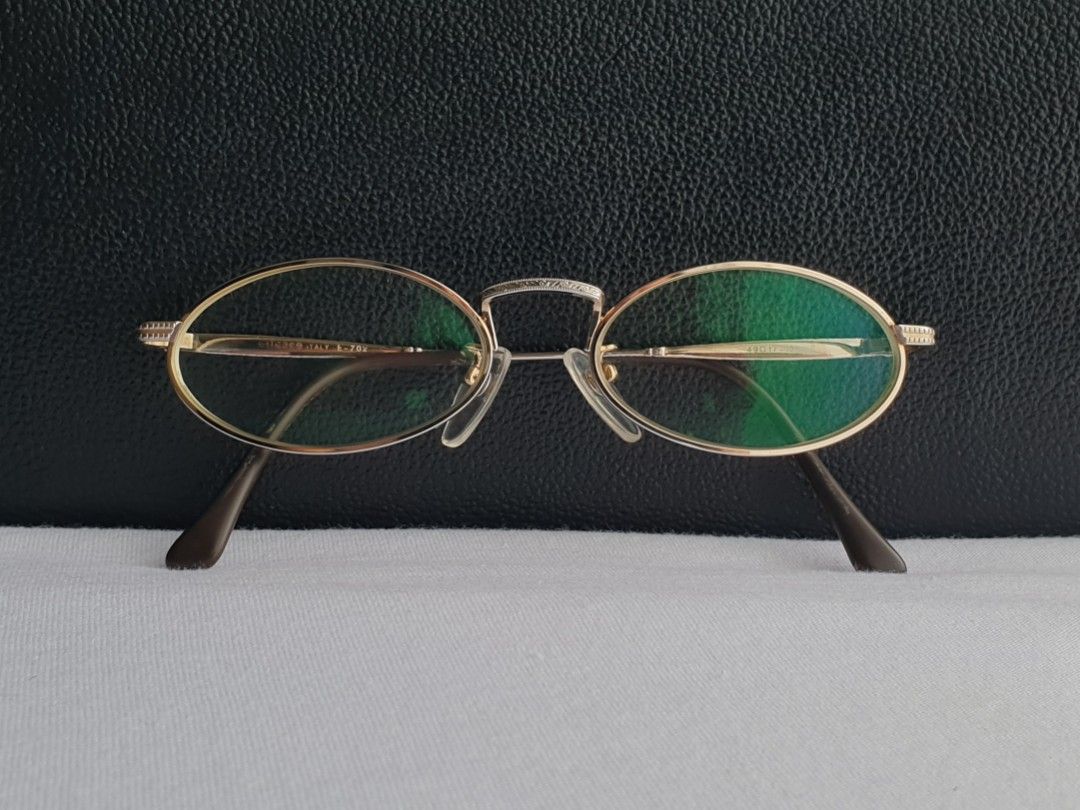 Ellesse Italy Retro Sunglasses (Category: Sunglasses & Eyewear) located in Quezon City. Submitted by WasalakTwo (Listing ID 1459621885, Image 1). Description: Bought in Japan Durable and high quality Goodcondition Still presentable Lens are graded, but replaceable Open for delivery nationwide Front Width 12.6cm Front Height 3cm.