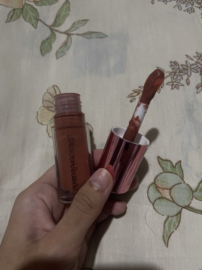 Ethereal Beauty Lip Booster (Category: Makeup) located in Manila. Submitted by sevdeclutter (Listing ID 1459673254, Image 2). Description: asa 3rd pic issue. ilang beses lang nagamit. shade: slick.