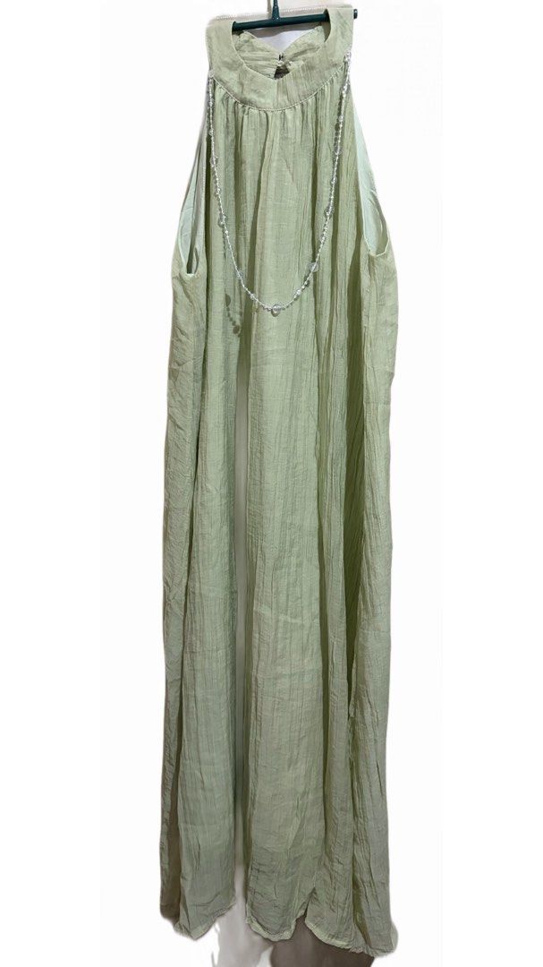 Evening Dress Free Size (Category: Evening dresses & gowns) located in Manila. Submitted by zenwater_6b25f5 (Listing ID 1459597052, Image 2). Description: Exclusive for wedding dress/evening night out/ special occasion Avocado color Actual photo Dress until knee length Soft light fabric Flowy & comfy With double lining What you see is what you get .